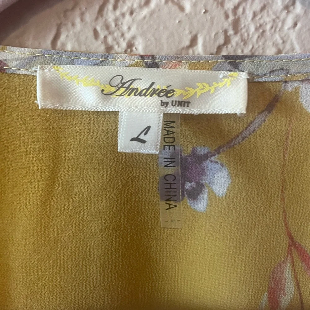 Floral Wrap Blouse - Picture 5 of 5